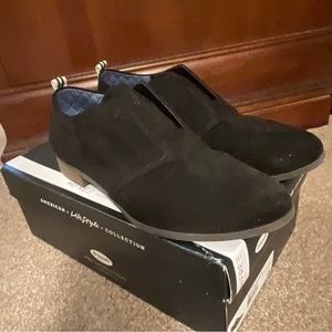 Dr. Scholl’s Women’s Rialta, Slip-on Black Shoe Oxford, Size 9M